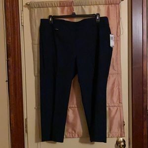 NWT Premise Black pull on dressy crops 2X